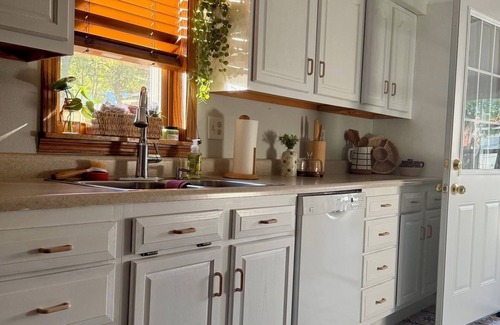 Lakeview House | Charming Lakeview Cottage w/Water View - Pet Friendly