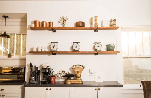 Lincoln House | Charming Lincoln Gem: Sleeps 10, perfect for families!