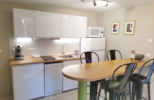 La Faviere House | Charming little air-conditioned house with terrace and enclosed garden