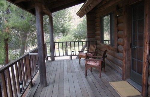 Temecula Cabin | Charming Log Cabin in the Heart of Wine Country