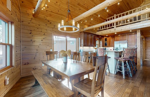 Nekoosa House | Charming Log Home on Lake Camelot – Perfect for Family Getaways!