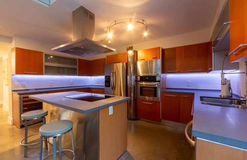 Biscayne Park Villa | Charming Luxe Two-Level Villa, Cabana w/TV+BBQ