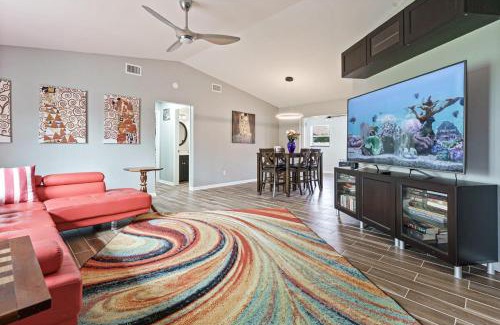 Fort Myers House | Charming Luxury Heated Pool Home