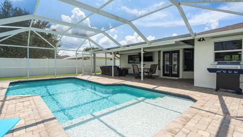 Fort Myers House | Charming Luxury Heated Pool Home