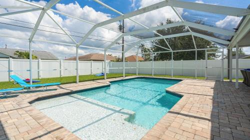 Fort Myers House | Charming Luxury Heated Pool Home