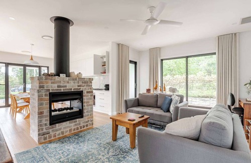 Galston Cottage | Charming Luxury Rural Cottage Close to National Parks and City of Sydney