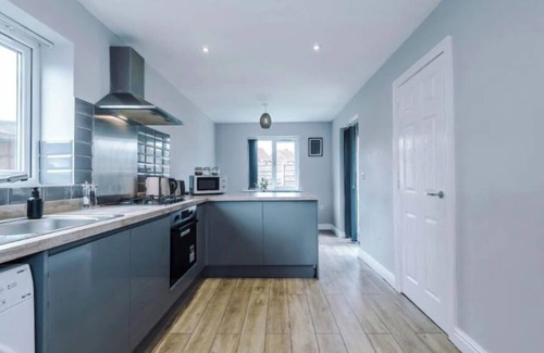 Failsworth House | Charming Manchester 3-Bed House