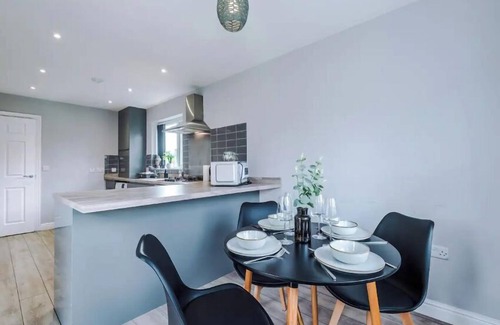 Failsworth House | Charming Manchester 3-Bed House