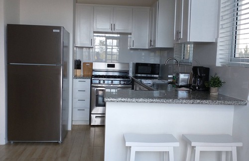 Nassau Condo | Charming Maple Canalfront Condo