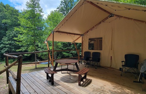 Lenoir Cabin | Charming meadow camp in the forest mountains near fish pond. Events are OK. Pet