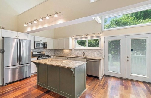 Alpharetta House | Charming Meadow Farmhouse on 1+ acre with Hot Tub, walk to Downtown, Renovated