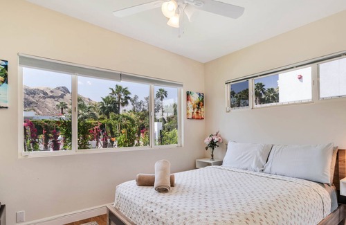 Araby Commons House | Charming Mid-Century House w/ Pool and Garden