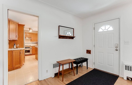Macalester - Groveland House | Charming Mid-Century Modern Eco-Friendly Home