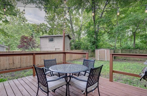 Crosstown House | Charming Midtown Charmer with WiFi and AC in Memphis