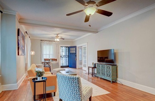 Crosstown House | Charming Midtown Charmer with WiFi and AC in Memphis