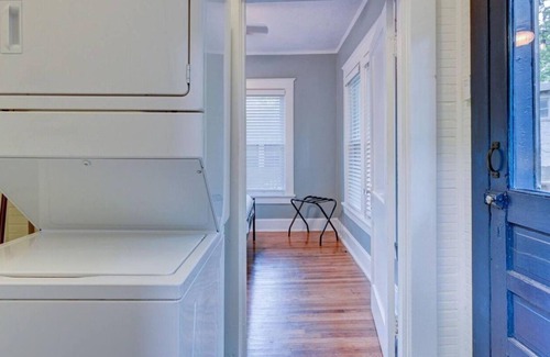 Crosstown House | Charming Midtown Charmer with WiFi and AC in Memphis