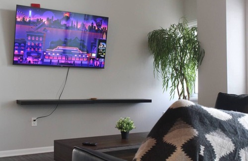North Kansas City Apartment | Charming Modern Suite | Jazz Room | Kansas City MO