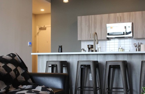 North Kansas City Apartment | Charming Modern Suite | Jazz Room | Kansas City MO