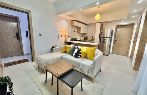 Evaristo Morales Apartment | Charming Modern 1BR Apt with Pool Gym @ City