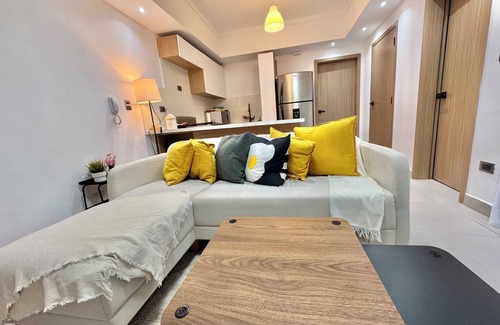 Evaristo Morales Apartment | Charming Modern 1BR Apt with Pool Gym @ City