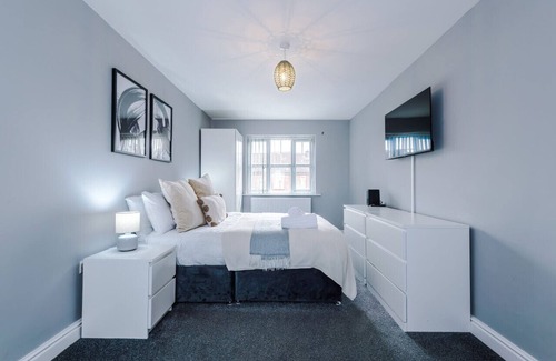 Failsworth House | Charming Modern 3BR House in Failsworth with FREE Parking