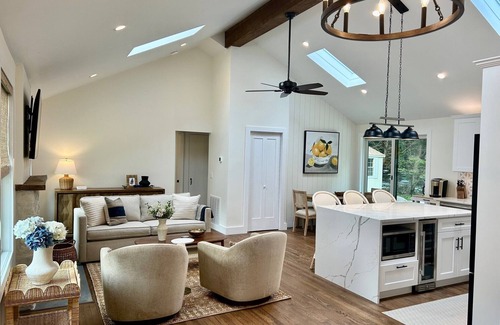 Hampton Bays Cottage | Charming Modern Cottage by the Bay and Beach - 3 bedroom/2 baths - Hampton Bays