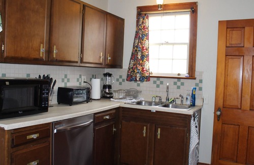 Jeffersonville House | Charming Modern Retreat Near Downtown Jeffersonville & Bob Hedge Park