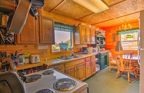 Ringling Cabin | Charming Montana Retreat w/Mountain Views!
