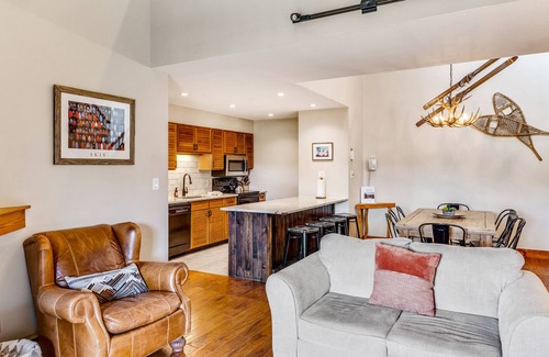 Steamboat Springs Ski Chalet | Charming mountain condo with great views, sauna, pool, and hot tub