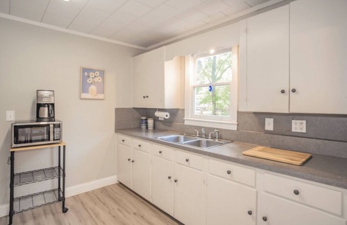 Mount Holly House | Charming Mount Holly Bungalow