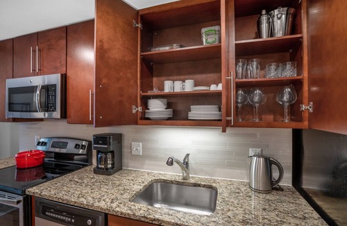 Mount Vernon Triangle Apartment | Charming Mount Vernon 1BR w/Gym, Pool, W/D, near metro by Blueground