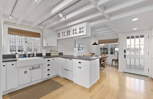 Capitola House | Charming Napa-inspired home on river, private dock, 2 min walk to beach, FP, BBQ