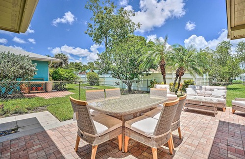 Central Naples Cottage | Charming Naples Home w/Patio ~ 5 Mi to Beach