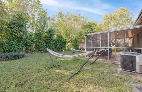 Central Naples House | Charming Naples Oasis - Close to Beaches & Shops