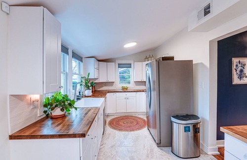 Urbandale Nations House | Charming Nashville Home w/Fire Pit, Indoor Sauna!