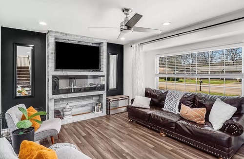 Antioch House | Charming Nashville retreat with modern amenities!