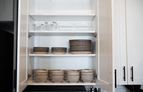 Athens Apartment | Charming, New Apt, Pool, Long Stays