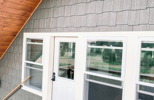 Sandpoint Cottage | Charming NEW Cottage with Deck & Views.