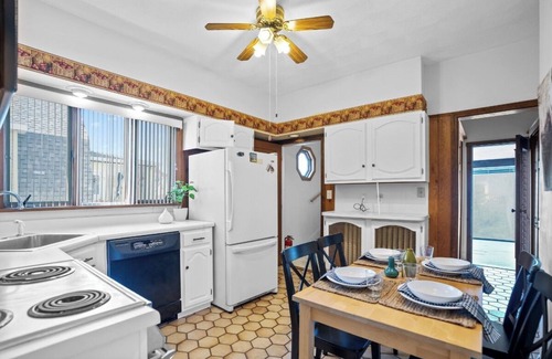 Revere Apartment | Charming New England style apartment 6 mi to downtown Boston, 4 mi to airport