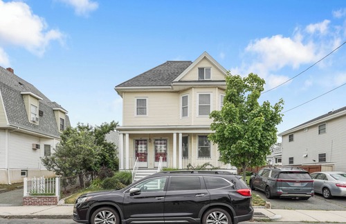 Revere Apartment | Charming New England style apartment 6 mi to downtown Boston, 4 mi to airport