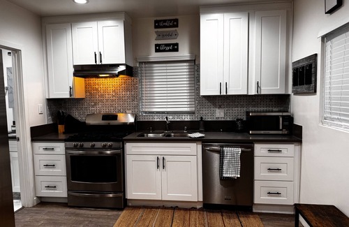 West Hills Apartment | Charming Newly Renovated Modern Studio w/Private Entrance and Prime Location
