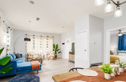 Highland Park House | Charming newly renovated 3 bed 2 bath - 2 miles from attractions