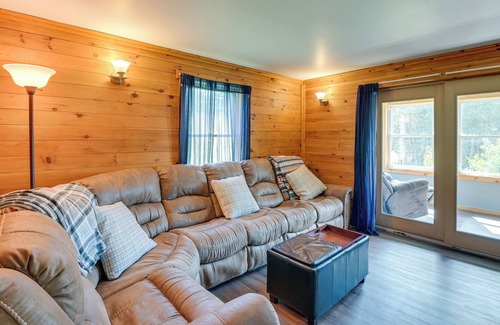 Newport Cabin | Charming Newport Cabin on 35 Acres!
