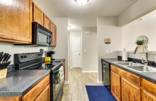 North Charleston House | Charming North Charleston Townhome - Pets Welcome!