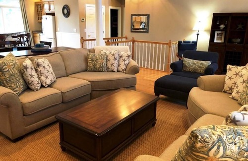 North Shores House | Charming North Shores Home with Ocean Views, Pool, Tennis, & Private Beach!