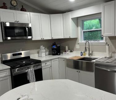 Bon Secour House | Charming Oak