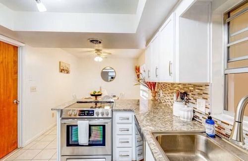 Inverness House | Charming OASIS 2-bed 2-bath house with extra Queen Sleeper Sofa in Inverness