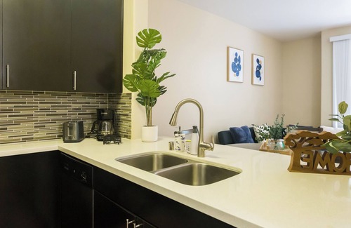 Marina Peninsula Apartment | Charming Oasis by the Beach 1Bed, fitness & Pool in gorgeous Marina del Rey