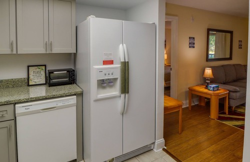 Silver Springs Shores Condo | Charming Ocala Condo w/ Balcony & Pool Access!