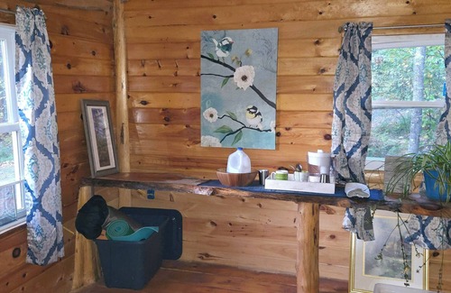 Lincolnville Cabin | Charming Off- Grid cabin 5 min from the ocean in Midcoast Maine